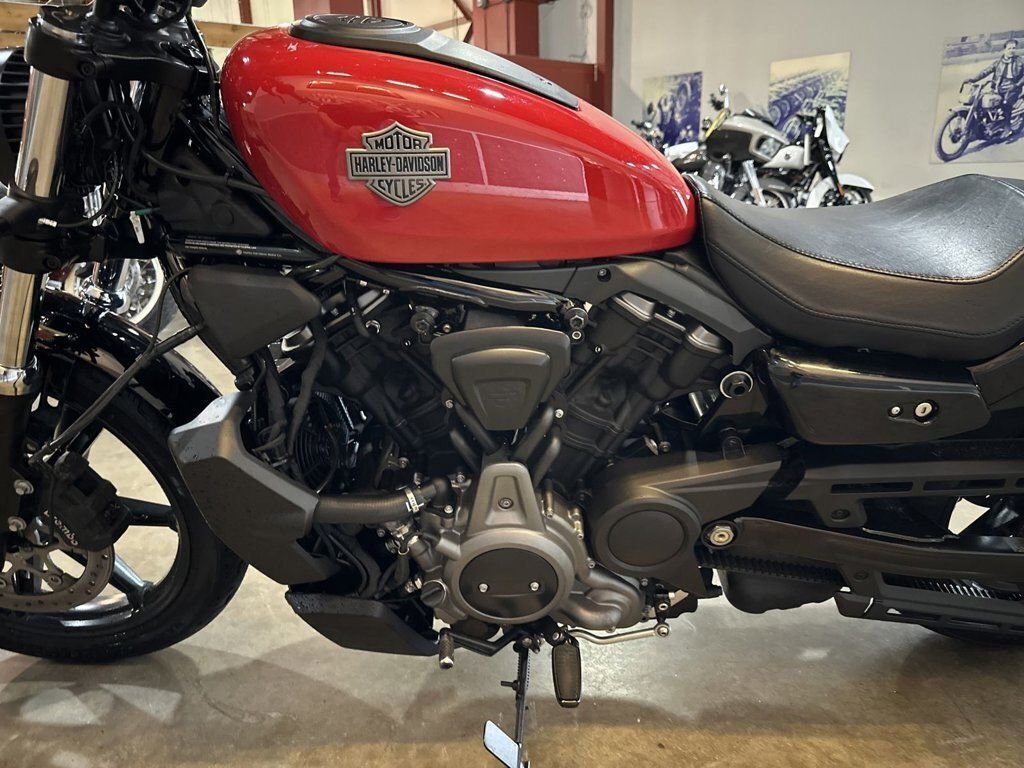 Used 2023 Harley-Davidson® Sportbike Motorcycle - Image 16