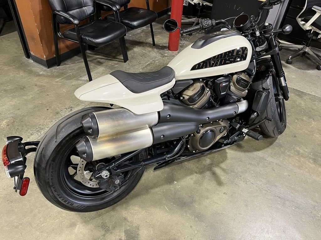 Used 2023 Harley-Davidson® Sportbike Motorcycle - Image 3