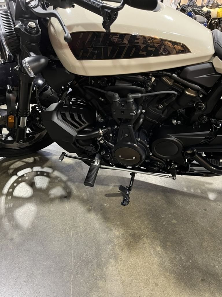 Used 2023 Harley-Davidson® Sportbike Motorcycle - Image 12