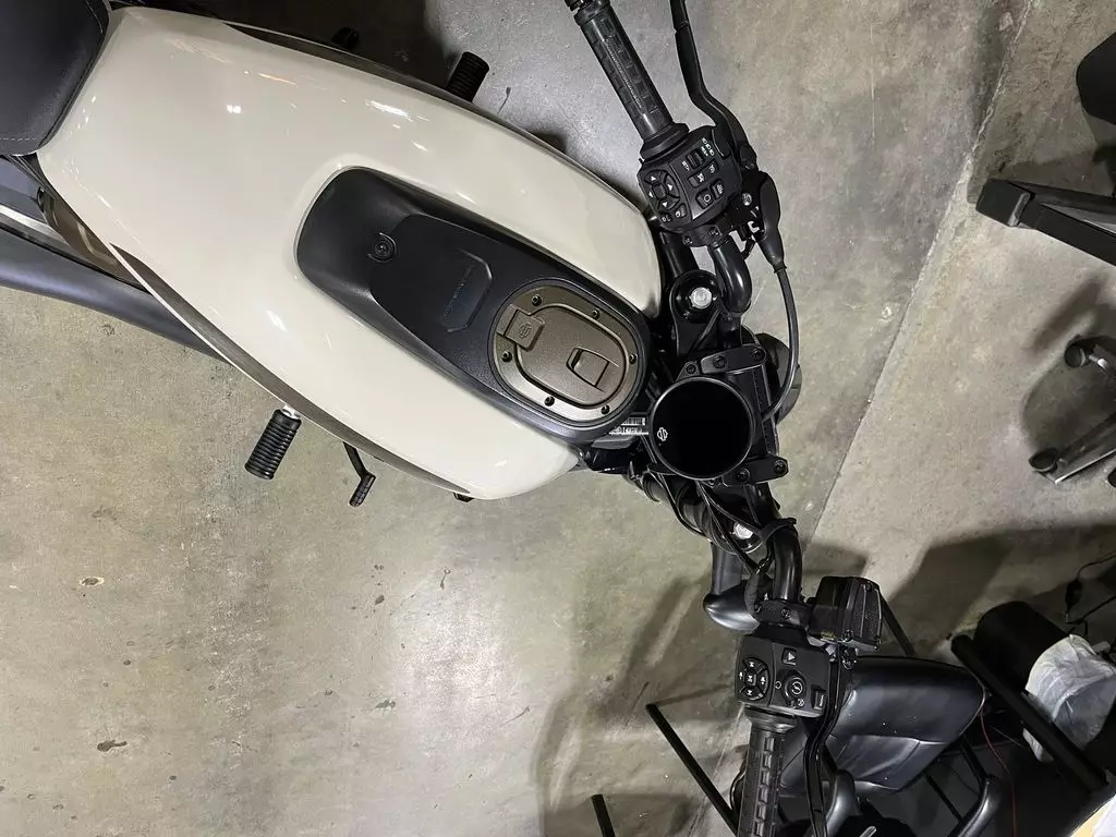 Used 2023 Harley-Davidson® Sportbike Motorcycle - Image 17