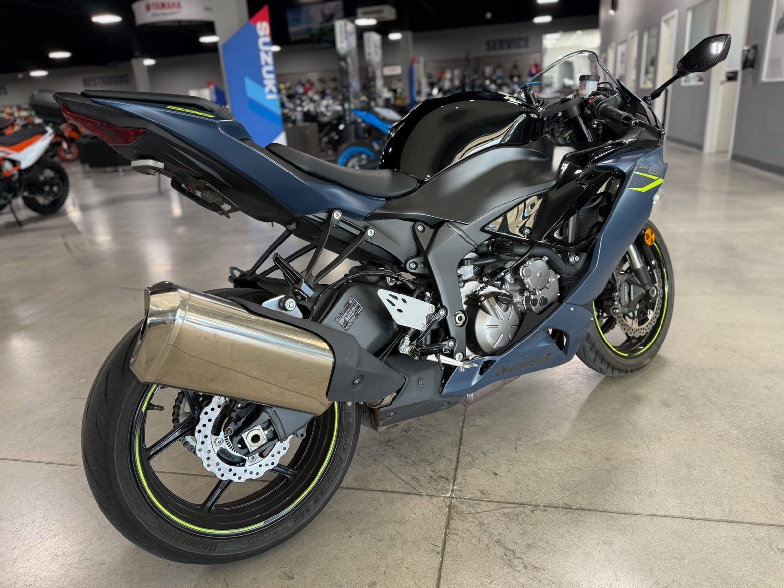Used 2023 Kawasaki Ninja ZX-6R For Sale - Image 6