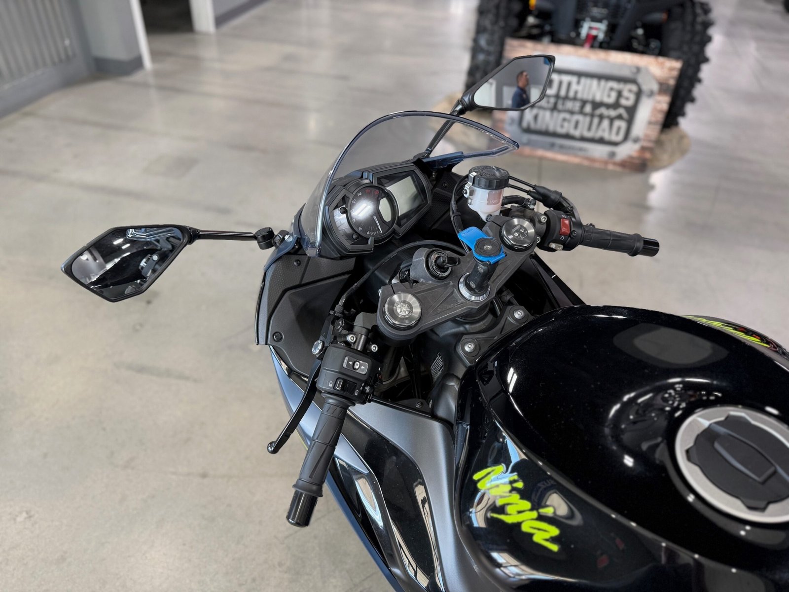 Used 2023 Kawasaki Ninja ZX-6R For Sale - Image 9