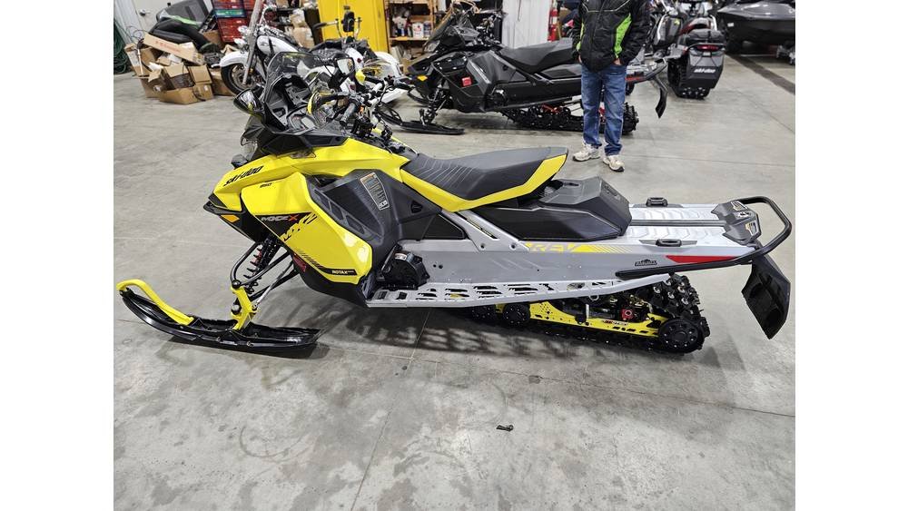 Used 2019 Ski-Doo Snowmobile MXZ X 850 ETEC - Image 16
