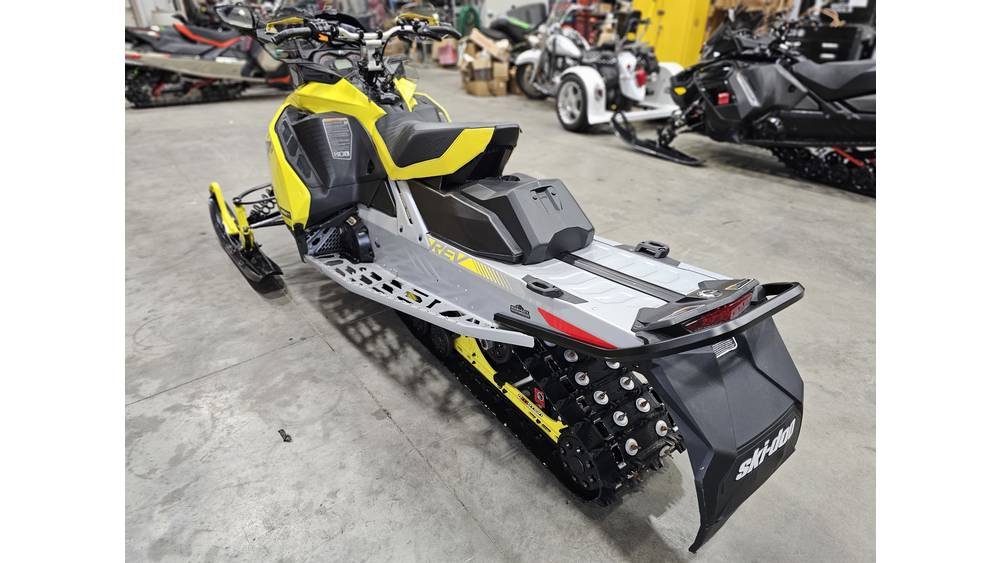 Used 2019 Ski-Doo Snowmobile MXZ X 850 ETEC - Image 12