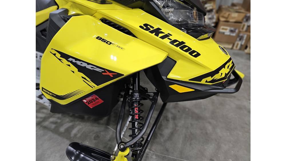 Used 2019 Ski-Doo Snowmobile MXZ X 850 ETEC - Image 9