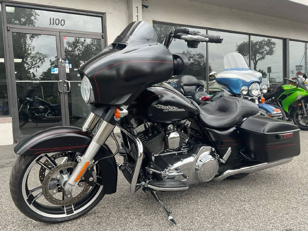 2015 Harley-Davidson Street Glide® Special - Image 12