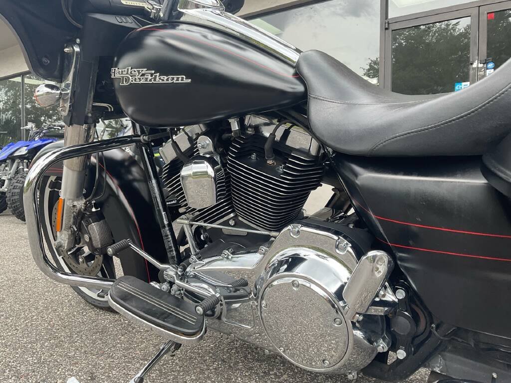 2015 Harley-Davidson Street Glide® Special - Image 24