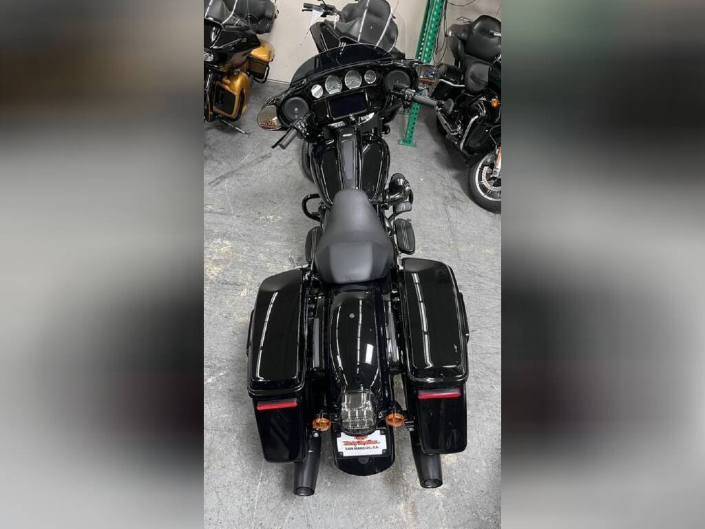 FLHXST - Street Glide® ST - Image 2