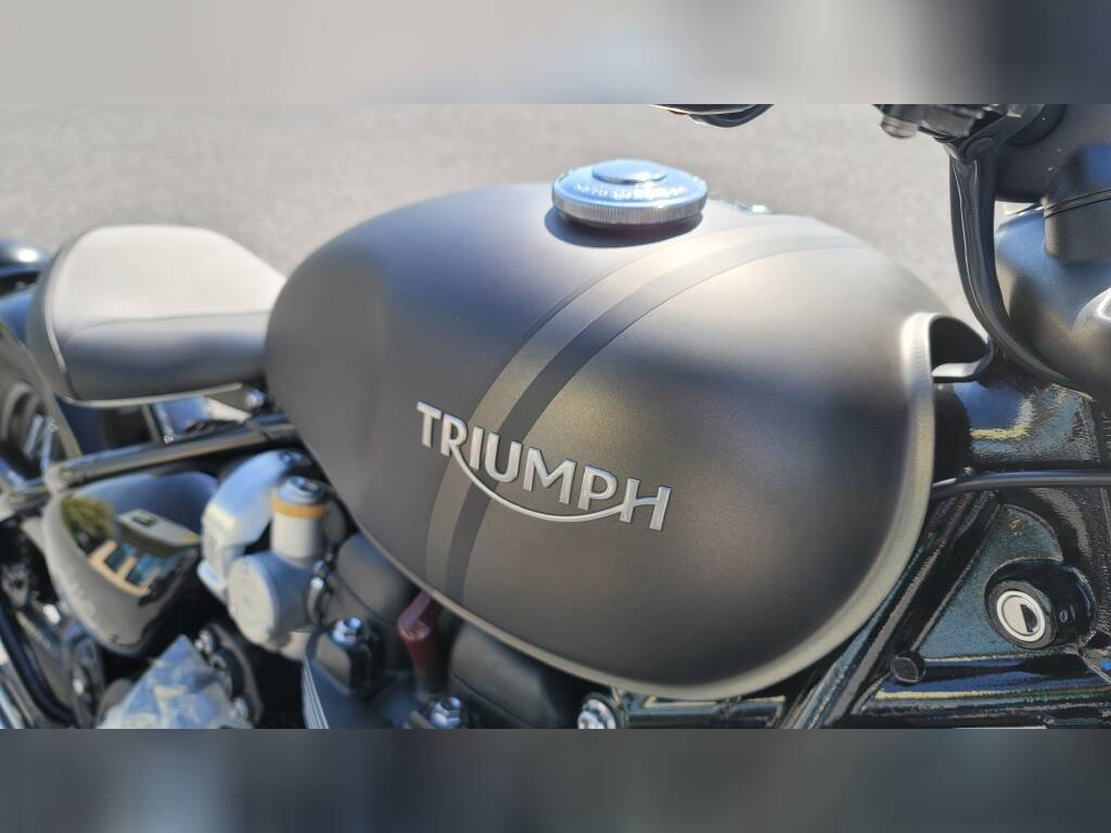 2023 TRIUMPH BONNEVILLE BOBBER - Image 13