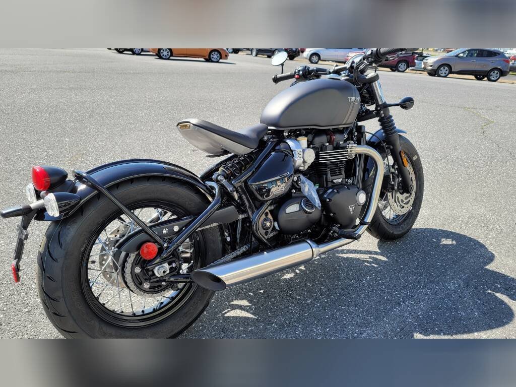 2023 TRIUMPH BONNEVILLE BOBBER - Image 8