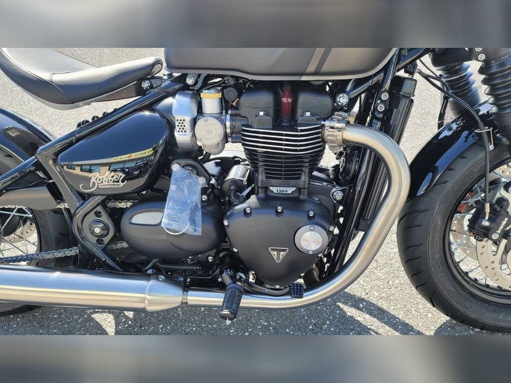 2023 TRIUMPH BONNEVILLE BOBBER - Image 11