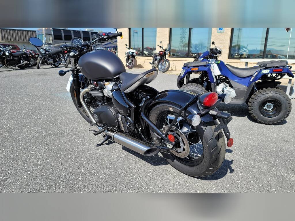 2023 TRIUMPH BONNEVILLE BOBBER - Image 6