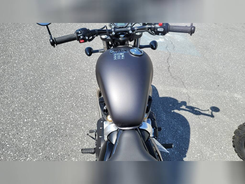 2023 TRIUMPH BONNEVILLE BOBBER - Image 5