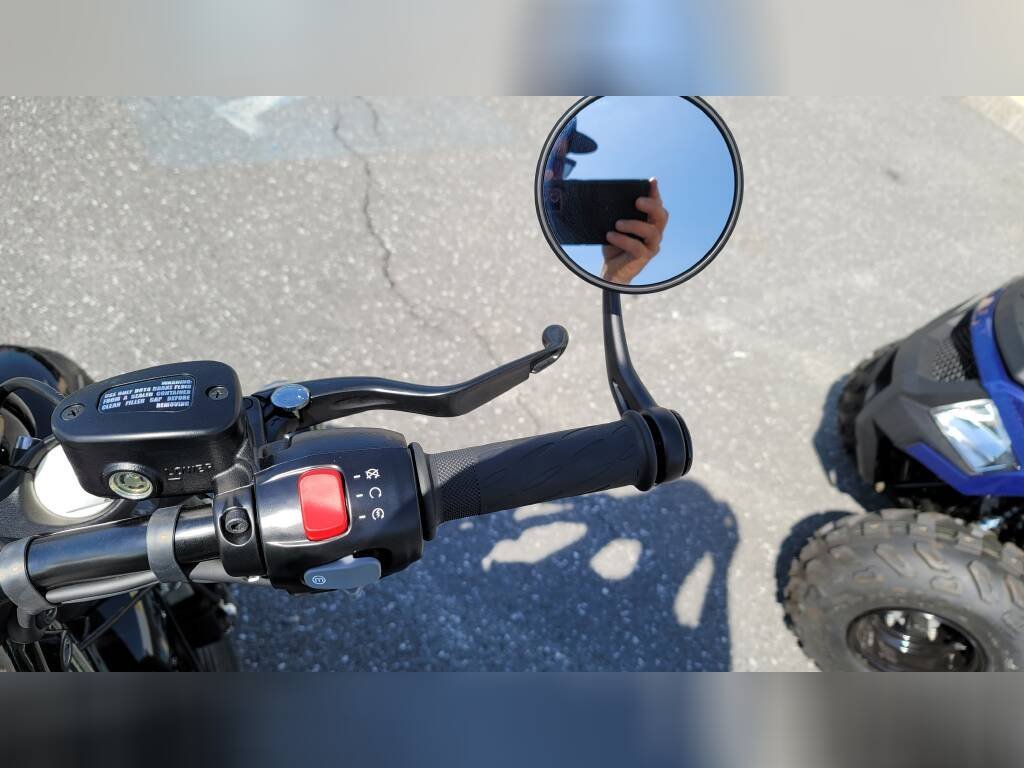 2023 TRIUMPH BONNEVILLE BOBBER - Image 4