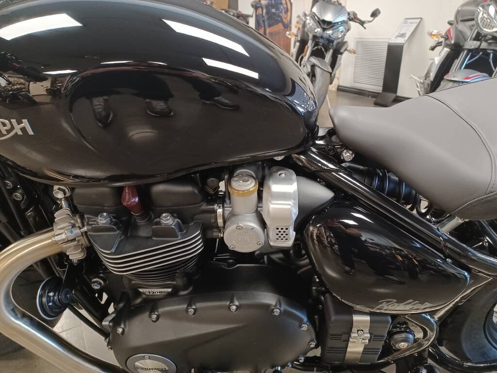 2023 TRIUMPH Bonneville Bobber - Image 9