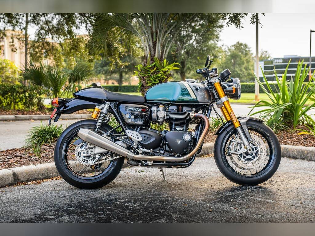 2023 Triumph Thruxton RS Competition Green / Silver Ice
