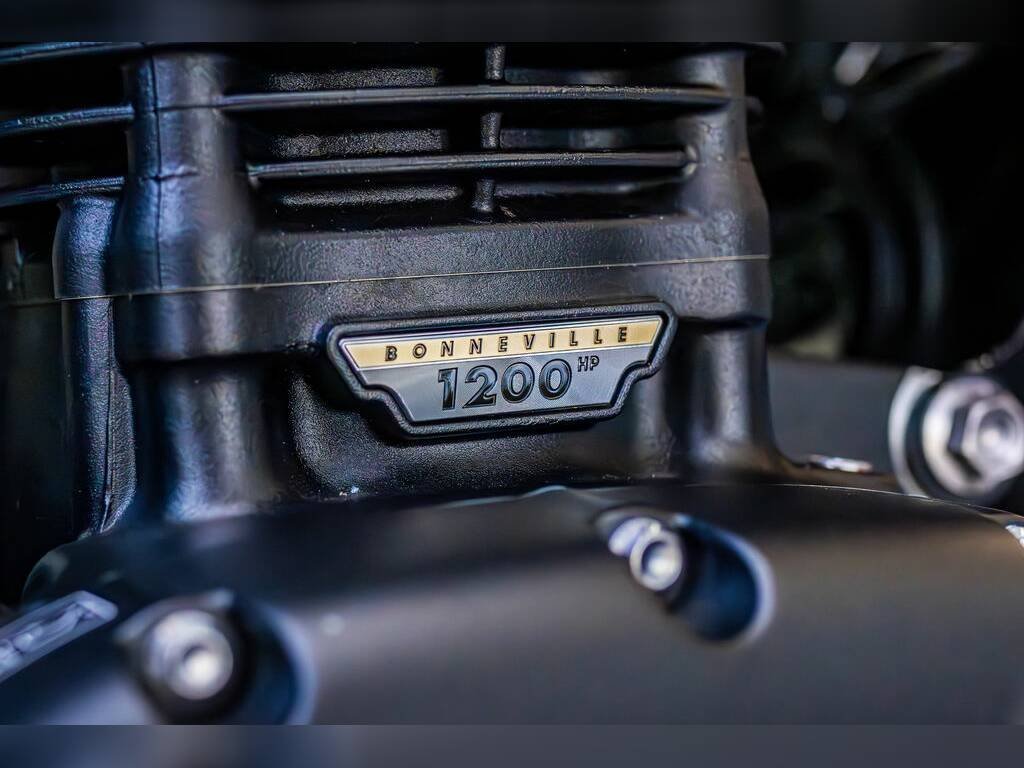 2023 Triumph Thruxton RS Competition Green / Silver Ice - Image 7