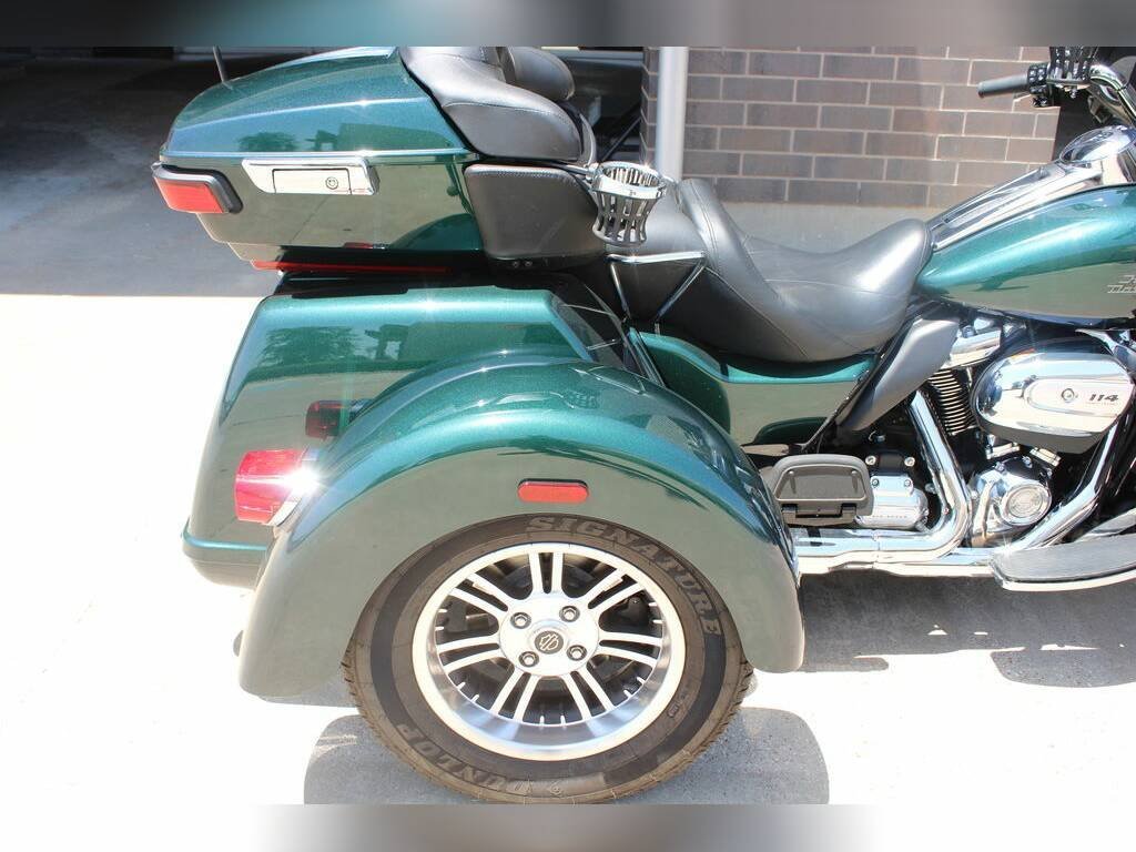2021 Harley-Davidson® FLHTCUTG - Tri Glide® Ultra - Image 2