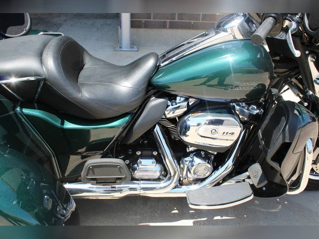 2021 Harley-Davidson® FLHTCUTG - Tri Glide® Ultra - Image 3