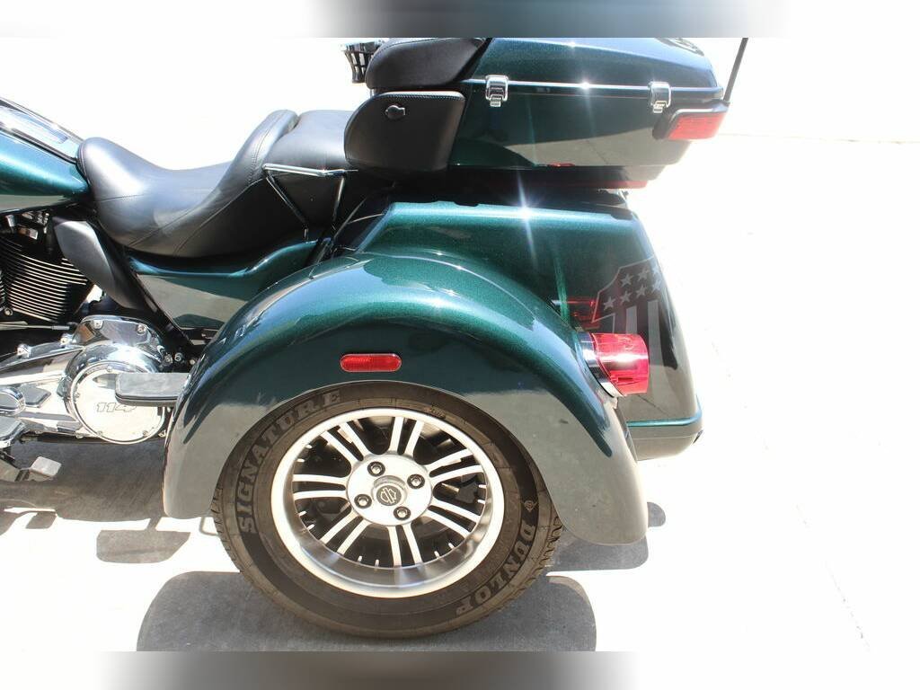 2021 Harley-Davidson® FLHTCUTG - Tri Glide® Ultra - Image 8