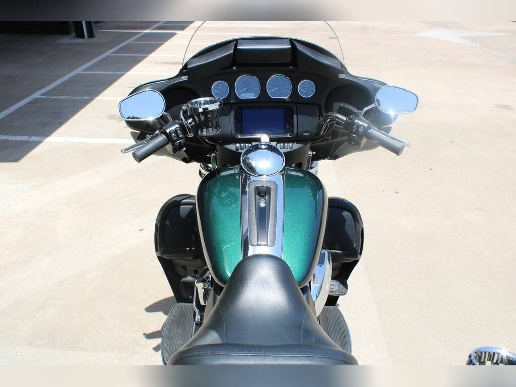 2021 Harley-Davidson® FLHTCUTG - Tri Glide® Ultra - Image 9