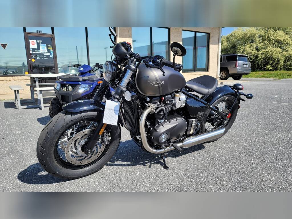 2023 TRIUMPH BONNEVILLE BOBBER