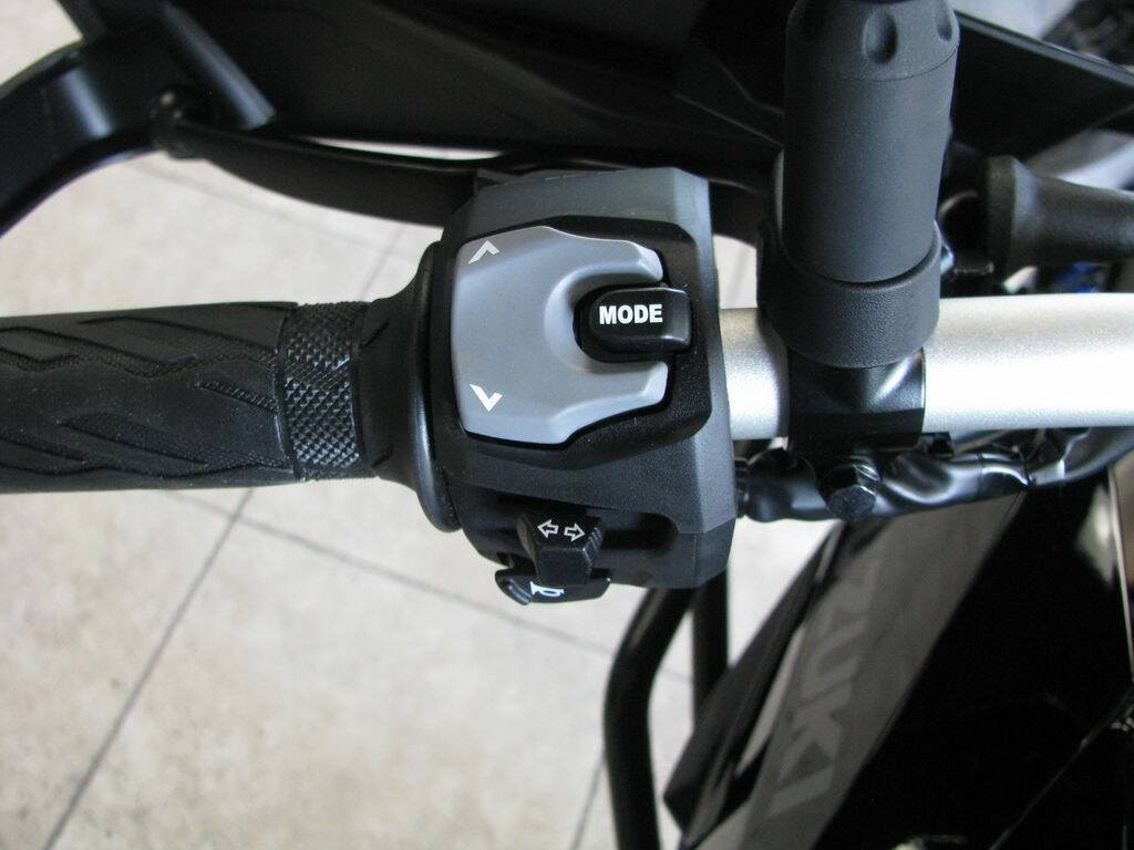 2023 Suzuki Dual Sport Motorcycle V-Strom 800DE Adventure - Image 14