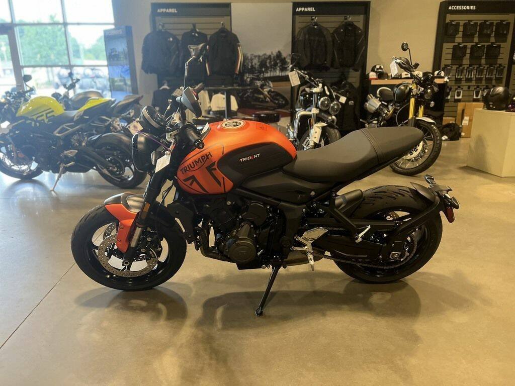 2023 Triumph Trident 660 Matte Baja Orange / Matte Storm Grey - Image 18