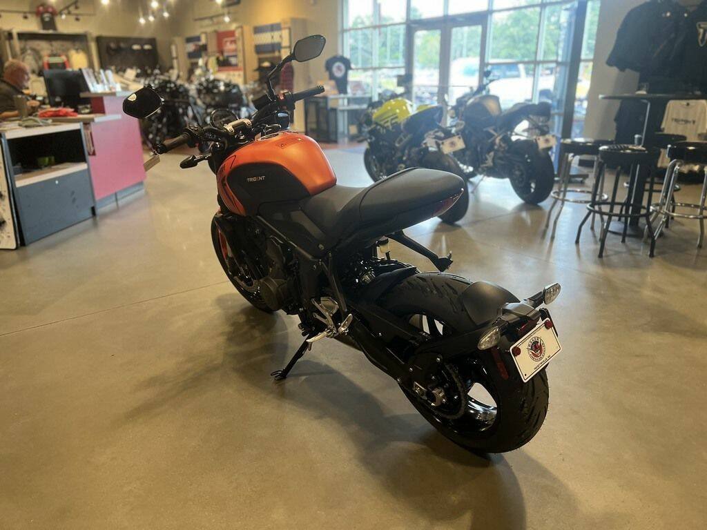 2023 Triumph Trident 660 Matte Baja Orange / Matte Storm Grey - Image 17
