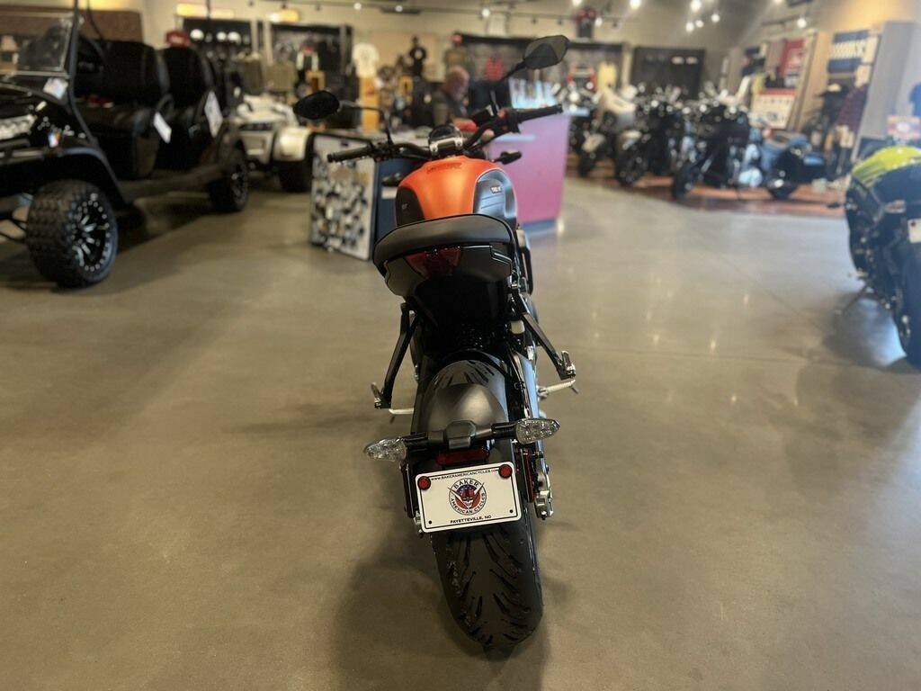 2023 Triumph Trident 660 Matte Baja Orange / Matte Storm Grey - Image 15