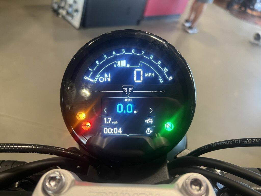 2023 Triumph Trident 660 Matte Baja Orange / Matte Storm Grey - Image 16