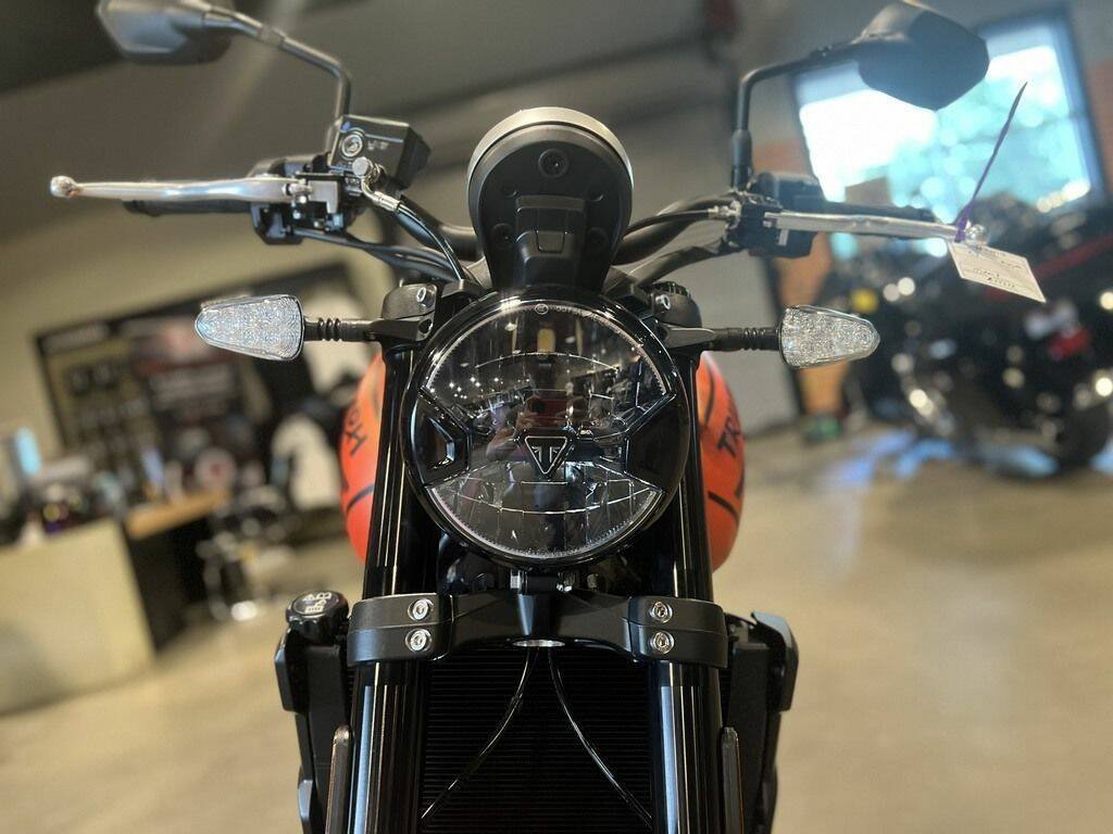 2023 Triumph Trident 660 Matte Baja Orange / Matte Storm Grey - Image 12