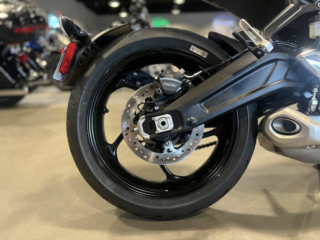 2023 Triumph Trident 660 Matte Baja Orange / Matte Storm Grey - Image 6