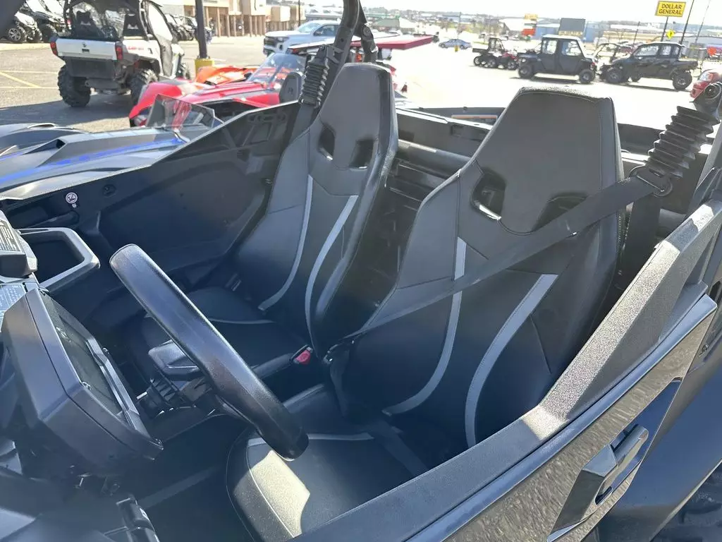 Pre-Owned 2021 Can-Am Commander XT For Sale - Image 10