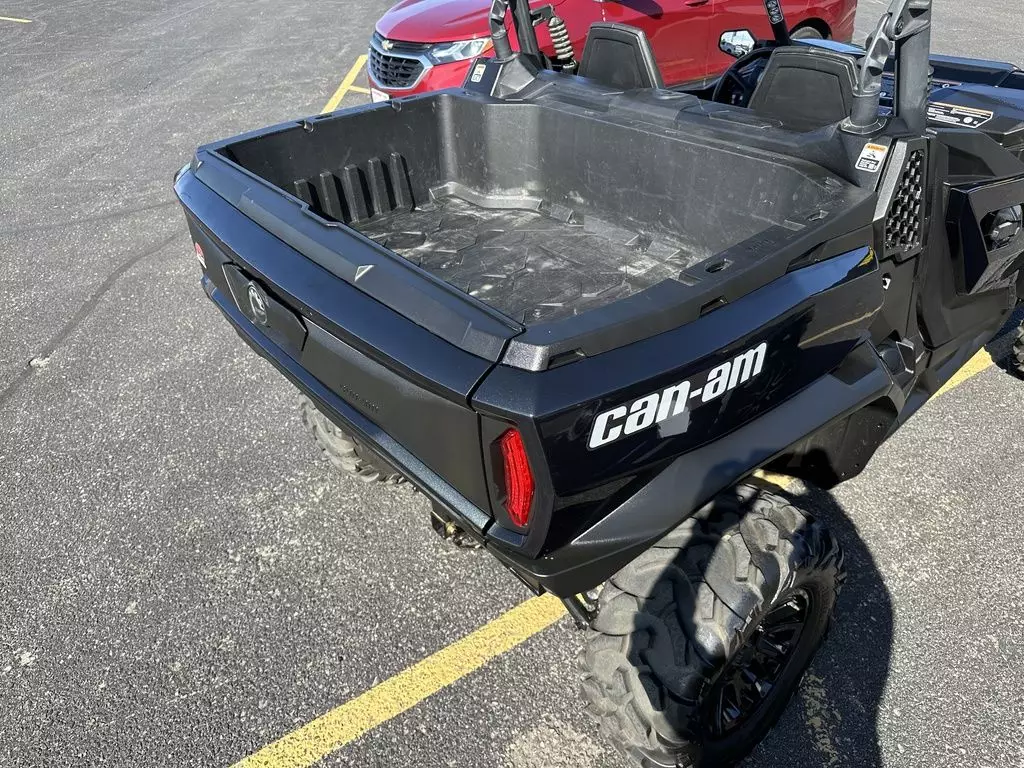 Pre-Owned 2021 Can-Am Commander XT For Sale - Image 14