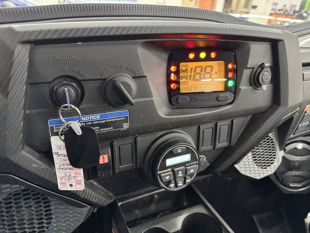 2023 Kawasaki Teryx4 S Special Edition - Image 9