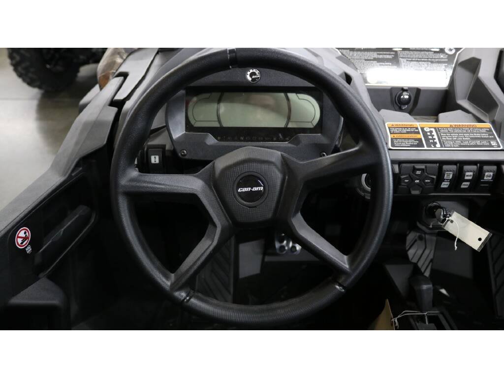 2024 Can-Am Commander MAX X MR - Image 8