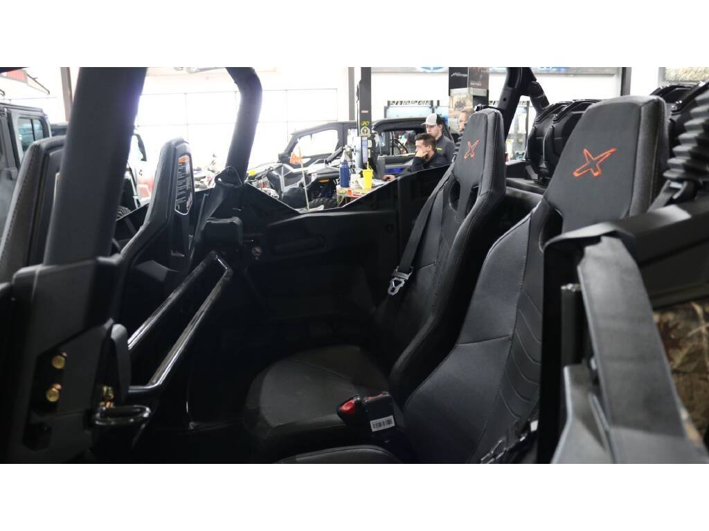 2024 Can-Am Commander MAX X MR - Image 10