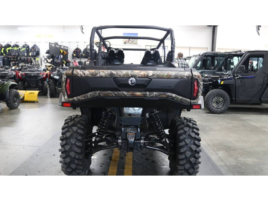 2024 Can-Am Commander MAX X MR - Image 12
