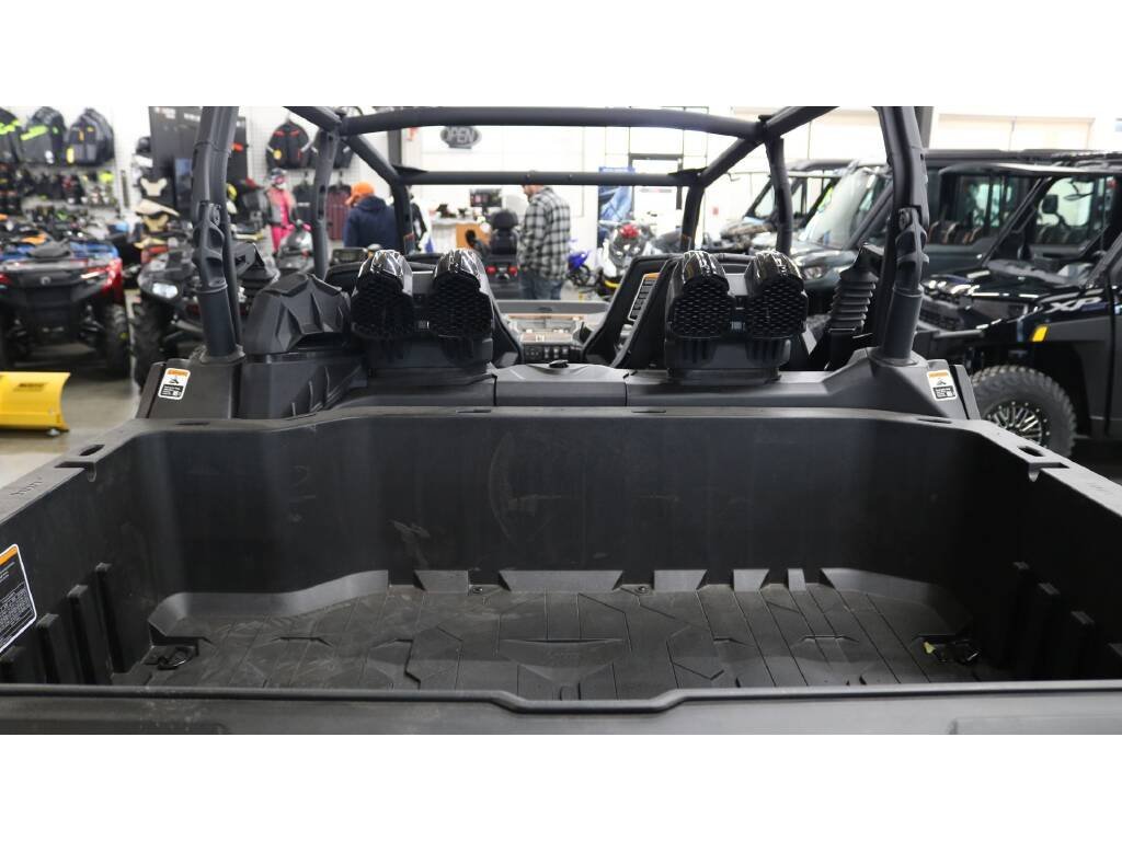 2024 Can-Am Commander MAX X MR - Image 13