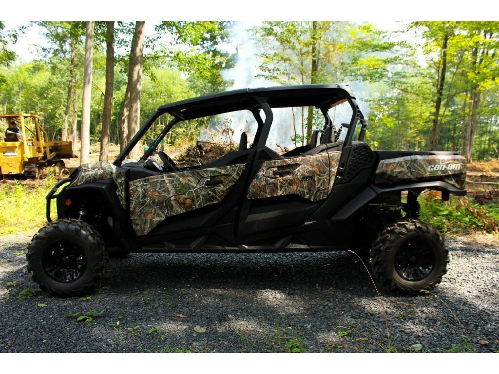 2024 Can-Am Commander MAX XT 1000R - Image 3