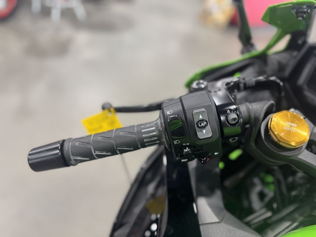 Used 2023 Kawasaki Ninja® ZX -4RR KRT Edition For Sale - Image 4