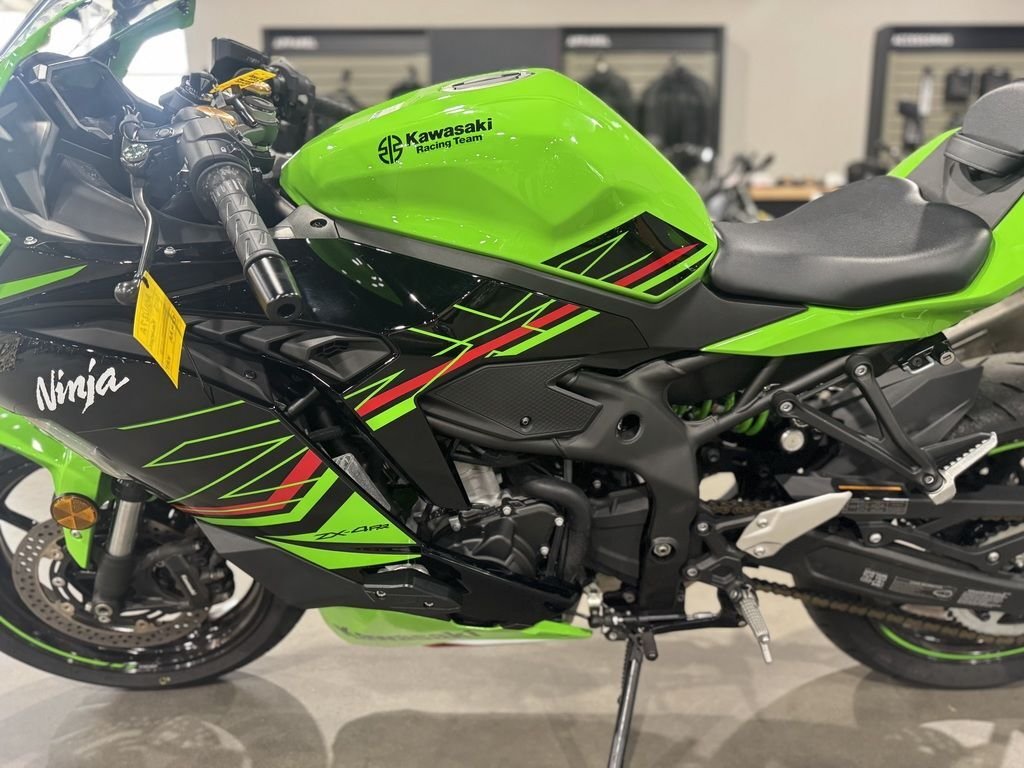 Used 2023 Kawasaki Ninja® ZX -4RR KRT Edition For Sale - Image 12
