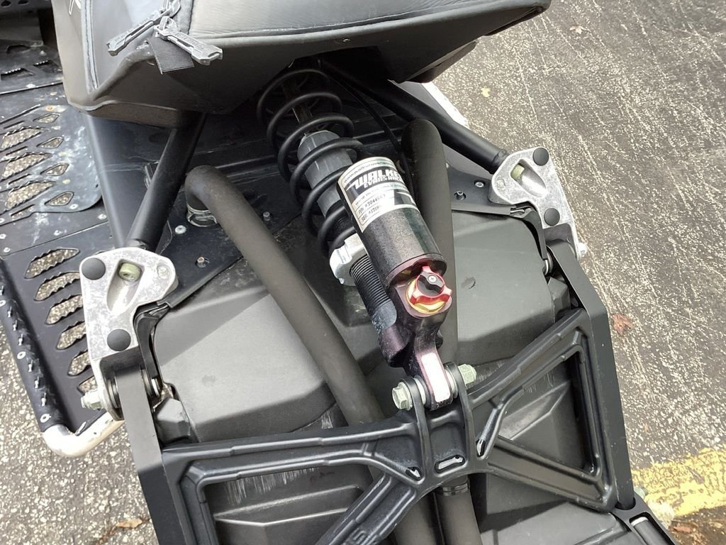 Used 2018 Polaris Snowmobile 800 Switchback XCR - Image 4