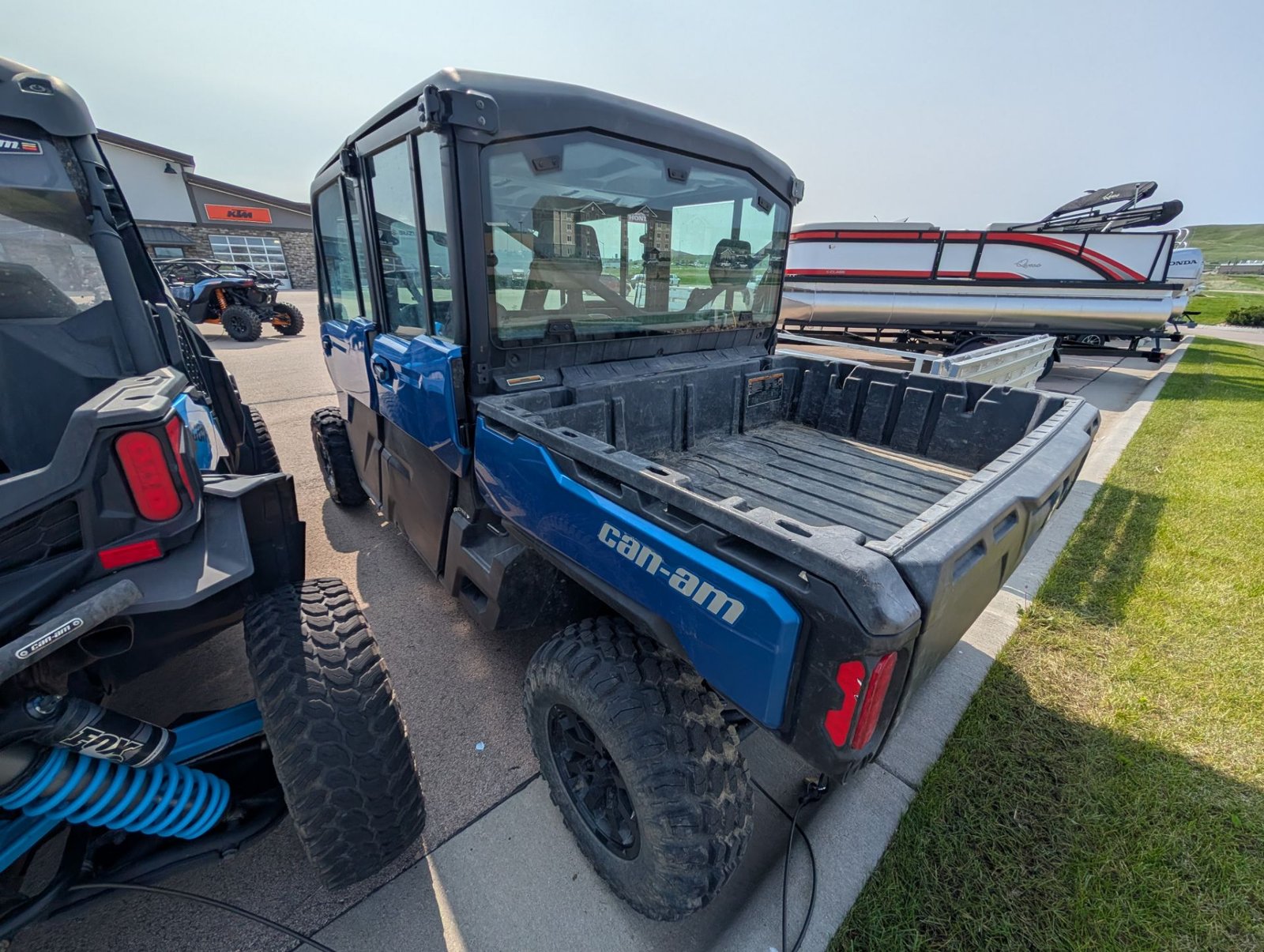 Pre-Owned 2022 Can-Am Defender Max Limited CAB HD10 - Image 6