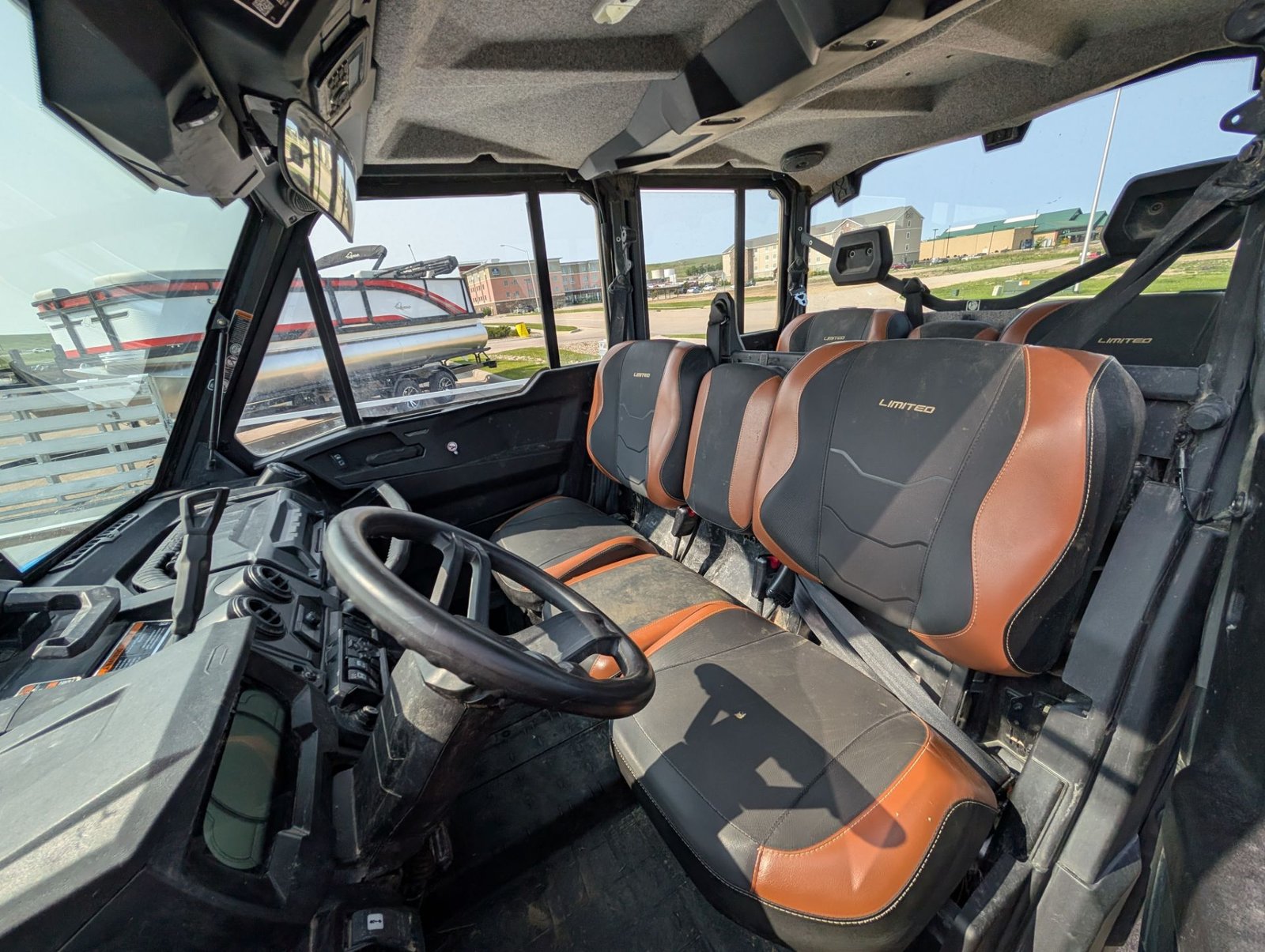 Pre-Owned 2022 Can-Am Defender Max Limited CAB HD10 - Image 8