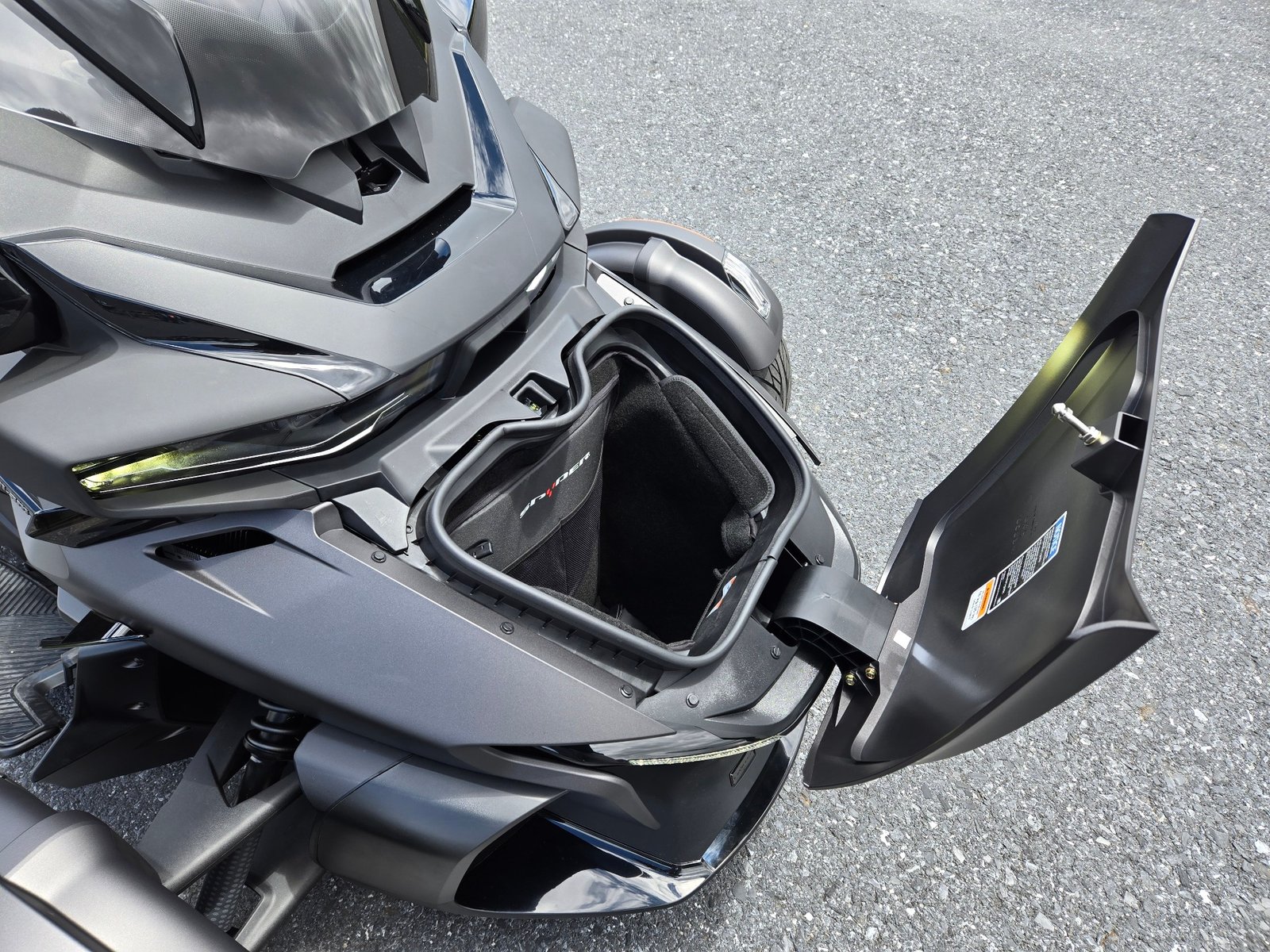 New 2024 Can-Am Spyder RT Limited For Sale - Image 17