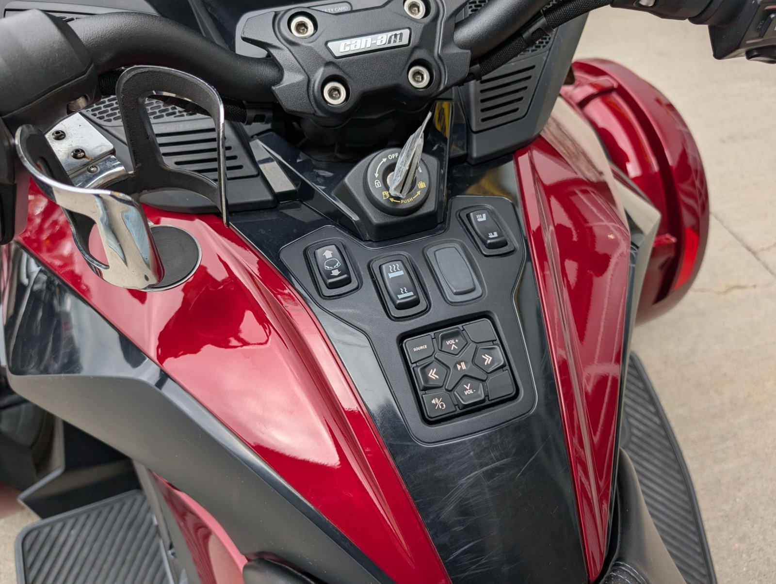 Pre-Owned 2021 Can-Am Spyder RT Limited - Image 11