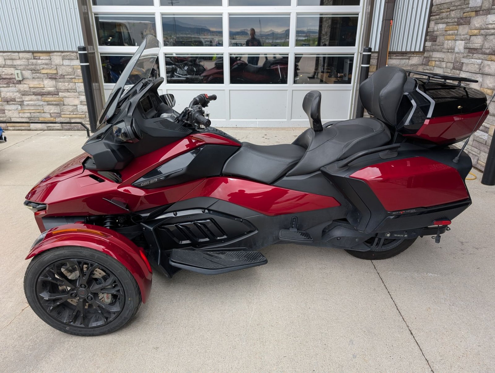 Pre-Owned 2021 Can-Am Spyder RT Limited - Image 14
